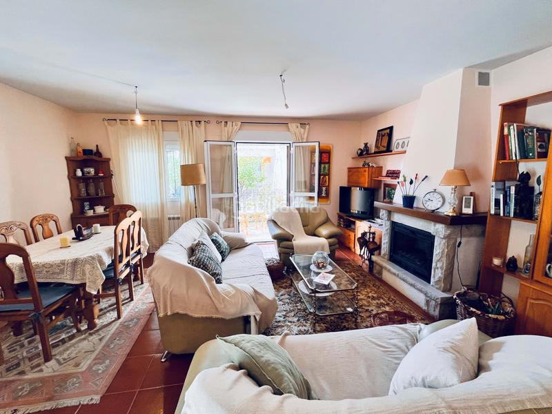 Foto a0deab5e-1e84-4436-acfa-1f47bdcfa5ad. Casa aparellada amb calefacció aparcament a Herradón de Pinares