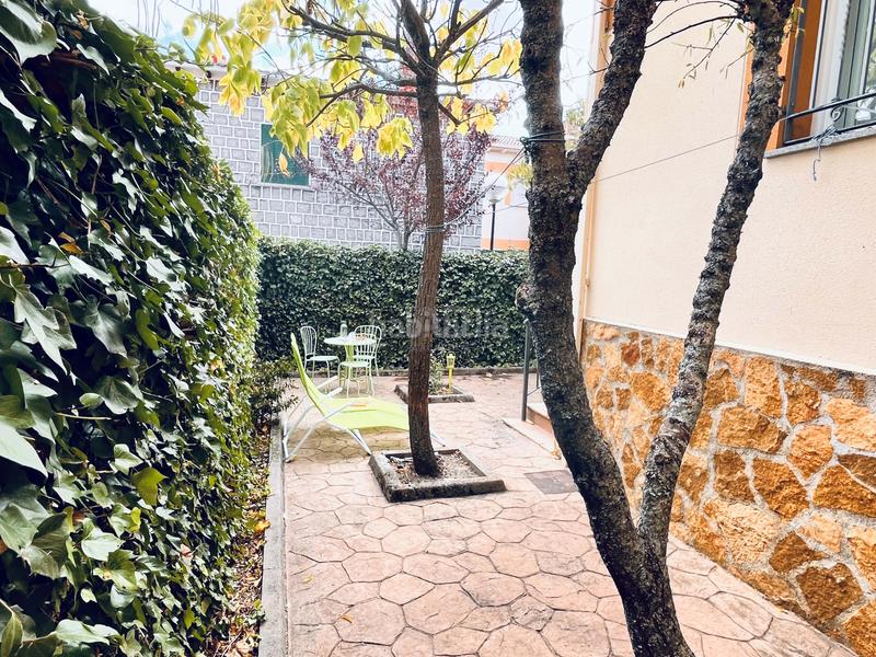 Foto 8ec60e64-8693-433f-8498-1dbd8f54c37e. Casa pareada en Herradón de Pinares