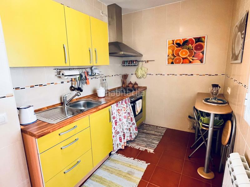 Foto d207b732-5cdc-43bd-bb4d-e77855380935. Casa pareada en Herradón de Pinares