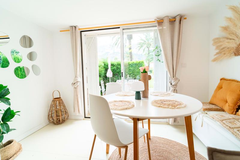 Foto e22eec10-e4cf-4dd9-9375-c2c586f1f3f2. Casa bifamiliare con piscina in El Montgó Dénia