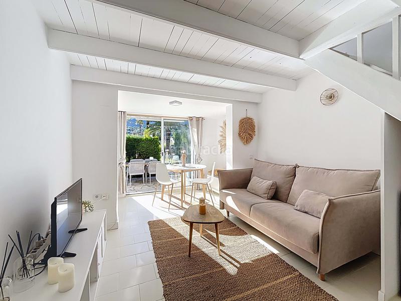 Foto ff0233e1-bba5-491f-bc48-66490d1c5644. Casa bifamiliare con piscina in El Montgó Dénia