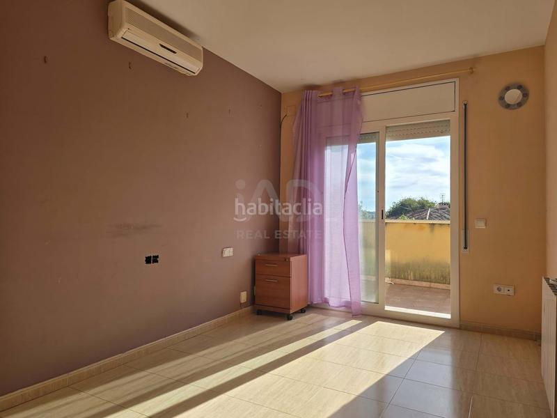 Foto 94f95c1c-1224-4292-b353-9efdd217c5d2. Casa aparellada amb aparcament piscina a Segur de Calafell nucli urbà Segur de Calafell