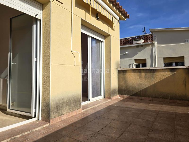 Foto ac0bf0da-1f21-4c13-b3c7-edf7fe45cc64. Casa aparellada amb aparcament piscina a Segur de Calafell nucli urbà Segur de Calafell