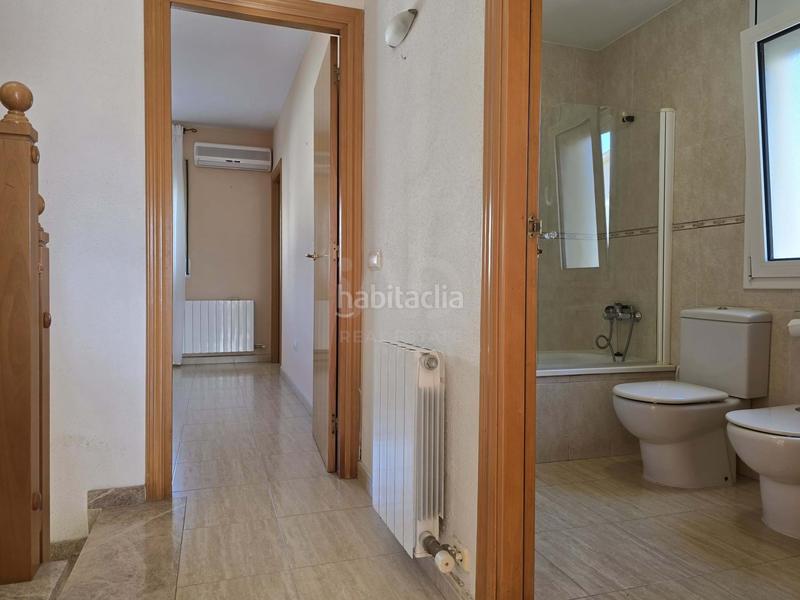 Foto 96aa4b86-39ee-4ba7-9a6b-880356b68ee4. Casa bifamiliare con parcheggio piscina in Segur de Calafell nucli urbà Segur de Calafell