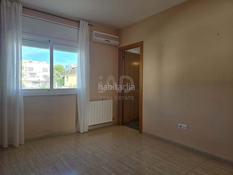 Foto 4943ec86-784f-4cdb-987e-0c0d21c91be7. Casa pareada en Segur de Calafell nucli urbà Segur de Calafell