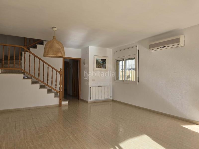 Foto 96364a83-4628-442b-9a5e-787815d49d5c. Maison jumelée avec parking piscine dans Segur de Calafell nucli urbà Segur de Calafell