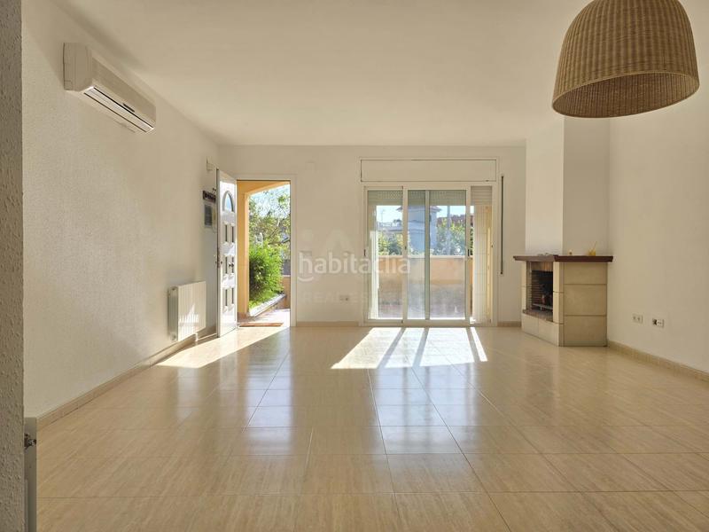 Foto dd9f0708-ccf4-425e-bc8c-bea7fc826ebe. Towny house with parking pool in Segur de Calafell nucli urbà Segur de Calafell