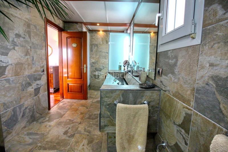 Foto ddd9abc5-2fe5-4ca3-b8b1-6304cdb2af0d. Casa amb calefacció aparcament piscina a Palau Girona