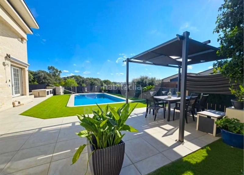 Foto 3c818778-1104-480b-b8ee-26cf124656d2. House with heating parking pool in Palau Girona