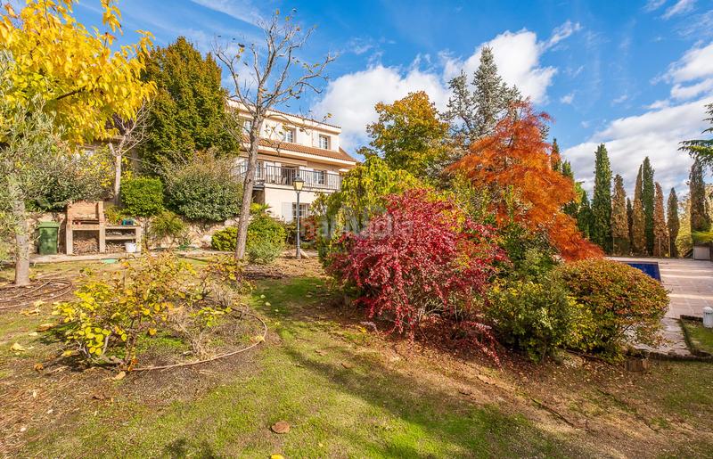 Foto a4b6baf5-781c-4513-a1f6-a3688d2f65b1. House with heating parking pool in El Monte Torrelodones