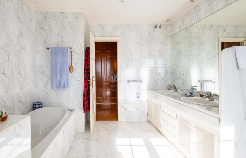 Foto c153b36e-ccf6-4179-858c-0549750f0d64. House with heating parking pool in El Monte Torrelodones