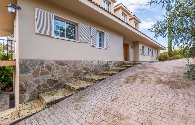 Foto d2755817-7790-4260-9a81-9a617d6a25af. House with heating parking pool in El Monte Torrelodones