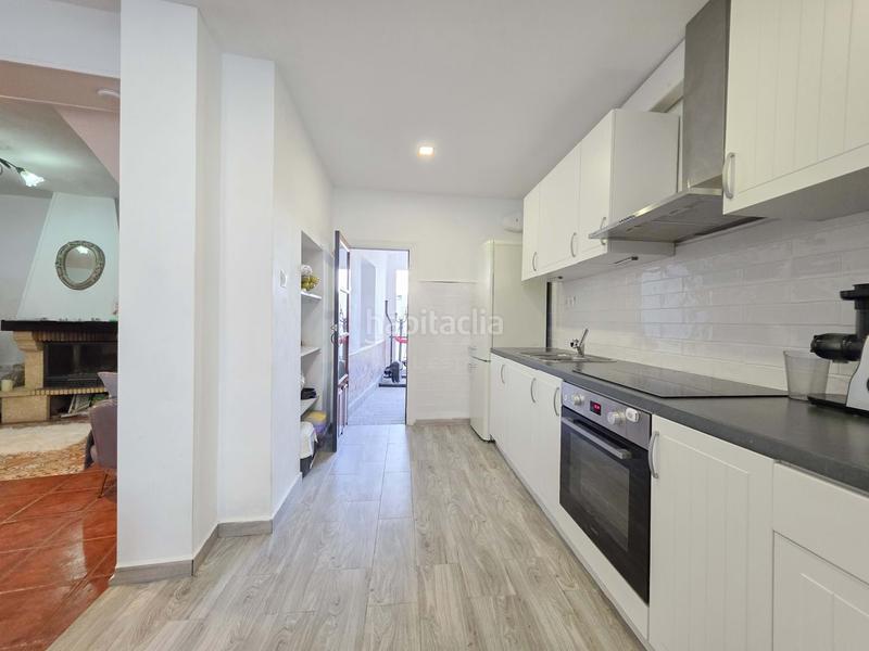 Foto e603e426-5257-4c91-b390-520f5355b008. Towny house with heating in Guaro