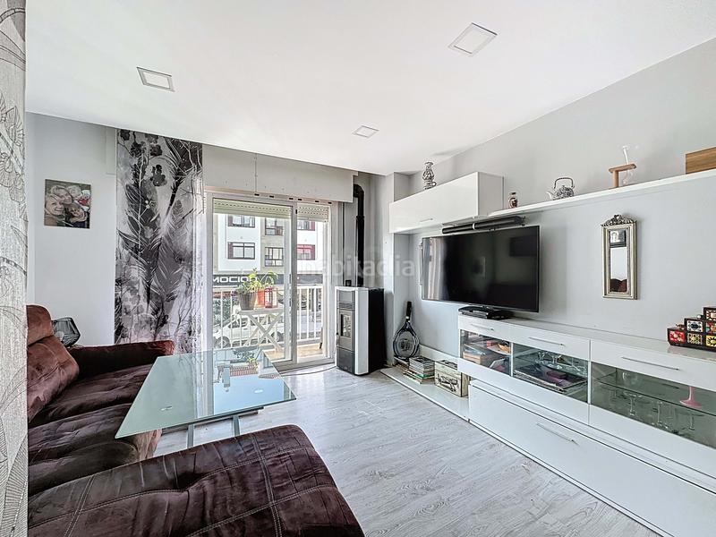 Foto 7f4fd718-c556-4cfe-ba81-3a6723d1ce1e. Appartamento con riscaldamento in Poio