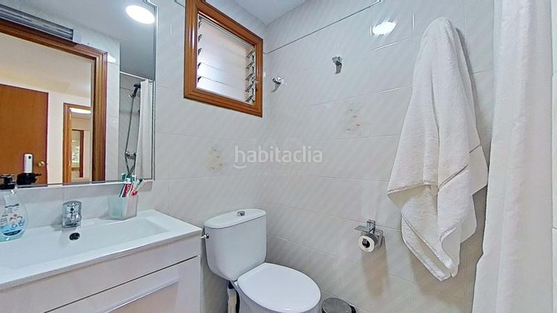 Foto 5861c1e6-58fb-41a8-a1f3-66d5eedd1f62. Casa pareada en Heliópolis Benicasim / Benicàssim