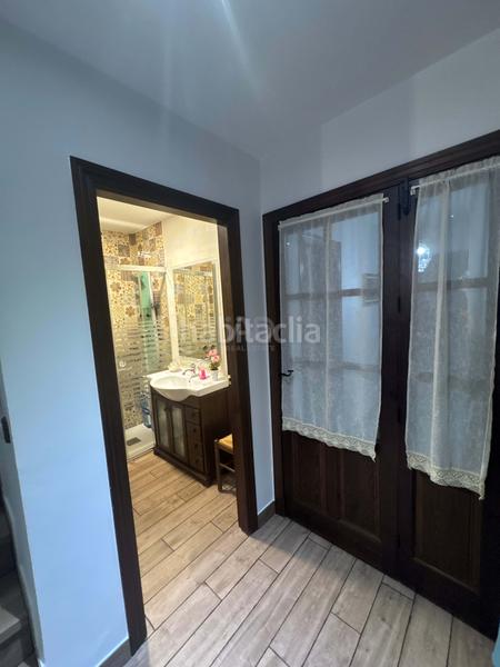 Foto 18a8aa87-4521-4217-89e9-da557fe954d8. Casa aparellada amb calefacció a Palmete Sevilla