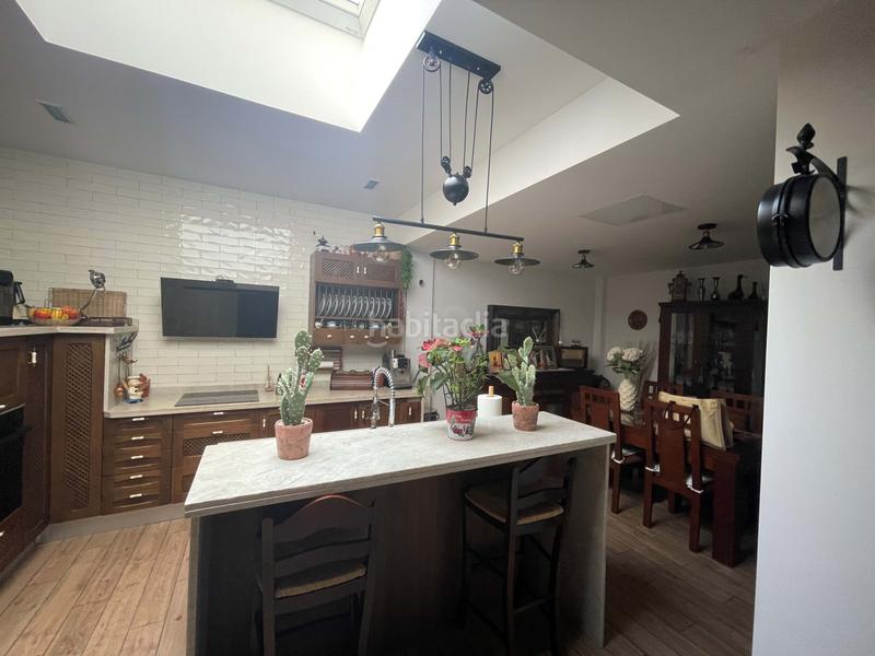 Foto 75692bd0-6170-494e-90d4-984e7d6e906f. Casa aparellada amb calefacció a Palmete Sevilla