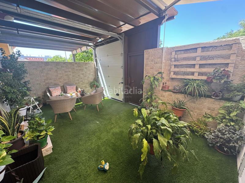 Foto 3e26ce0b-8b21-42f4-863e-dd816dcf3602. Casa bifamiliare con riscaldamento in Palmete Sevilla