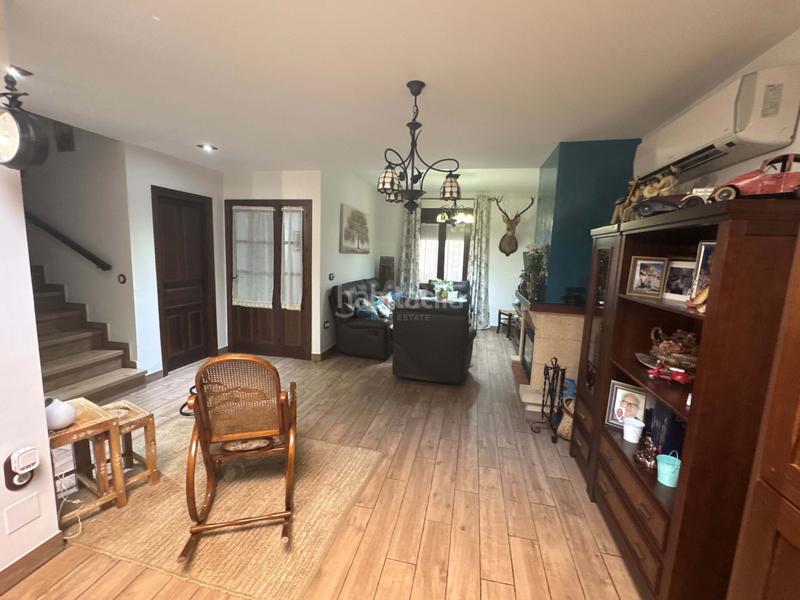 Foto 86843752-39fe-4130-b4d8-9b2ef93efd2f. Casa pareada en Palmete Sevilla