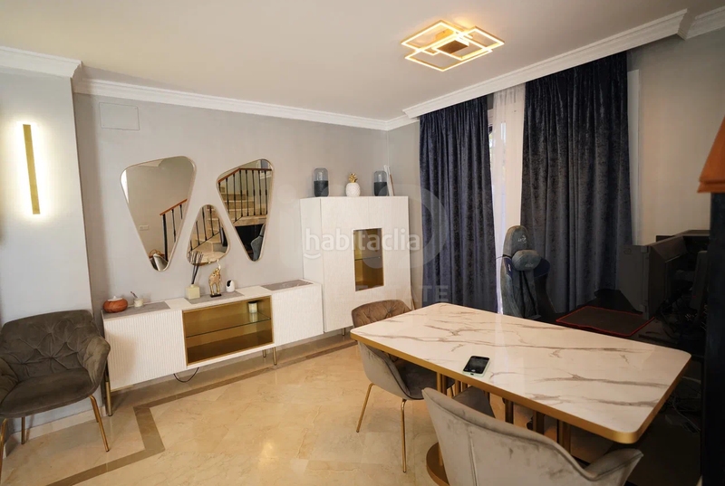 Foto 3d7c5b2a-9e3e-4d8c-8247-5ea60ae1f07a. Casa aparellada amb calefacció aparcament a Aloha Marbella