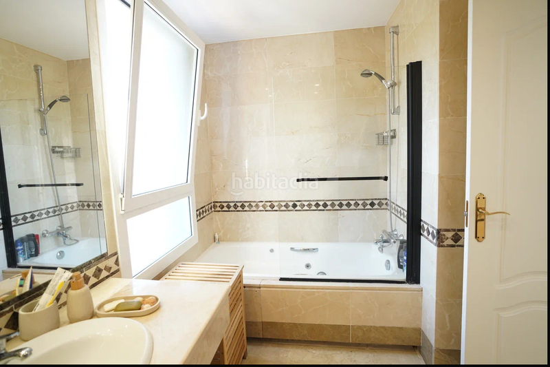 Foto 0b4276e6-3670-46ad-94cc-eb8ad5ae7412. Casa pareada en Aloha Marbella