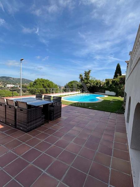 Foto 43d66e96-8059-4415-a837-bc230737e54a. House with parking pool in Calella