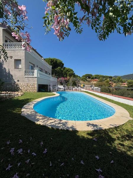 Foto eef49720-310f-4f5e-ba87-2c4aed7a70ea. House with parking pool in Calella