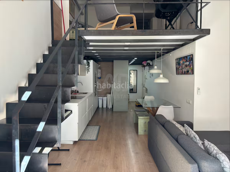 Foto 5e35123f-50a9-499a-b243-ce89ee0818b6. Zweistöckige wohnung mit heizung in Vila de Gràcia Barcelona