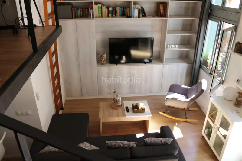 Foto 83580b16-b7f7-413c-83b4-44eb8735712f. Zweistöckige wohnung mit heizung in Vila de Gràcia Barcelona