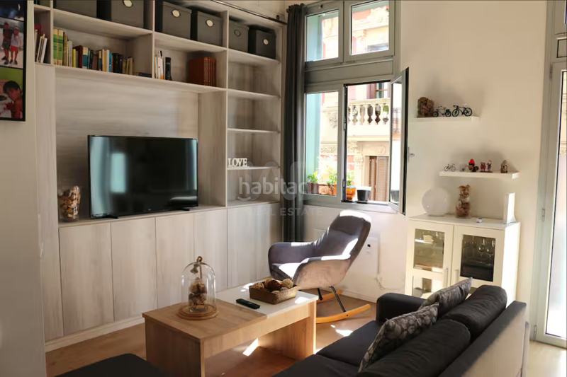 Foto 95ec8cae-3c89-4276-90a2-b649b3a9036b. Zweistöckige wohnung mit heizung in Vila de Gràcia Barcelona