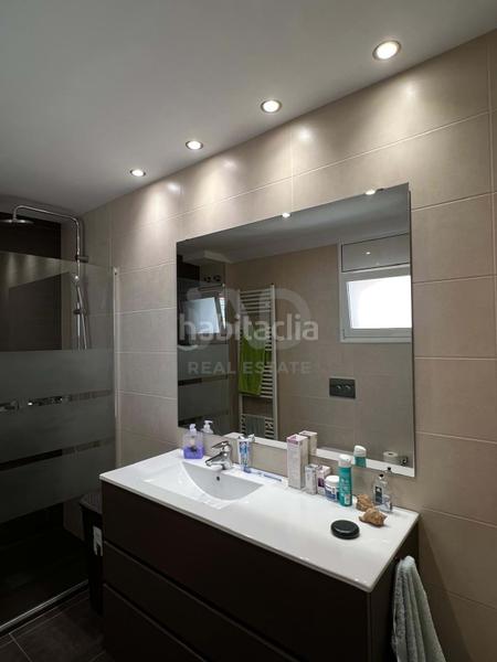 Foto ce62df8a-5813-4a36-838d-0642b9152249. Zweistöckige wohnung mit heizung in Barri del Centre Terrassa