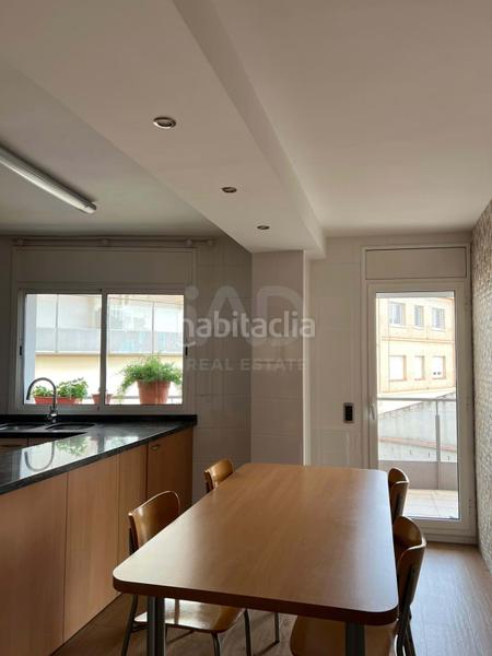 Foto cf96858e-9816-4f61-9c05-1237995cc7f8. Zweistöckige wohnung mit heizung in Barri del Centre Terrassa