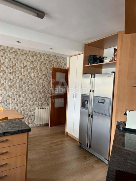 Foto d6fbfd5d-9e58-47a9-bd18-0d263c407935. Zweistöckige wohnung mit heizung in Barri del Centre Terrassa