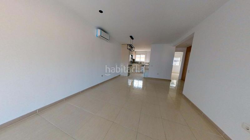 Foto 742a3b13-3346-41ff-a182-081247e2040b. Casa amb calefacció piscina a Centre Miami Platja