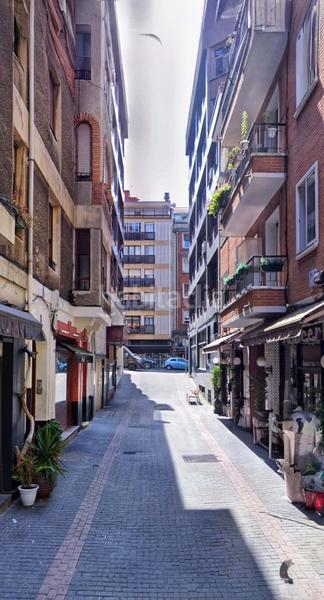 Foto b4ca5422-a193-442e-b196-d0d793977c6e. Flat with heating in Las Arenas Getxo
