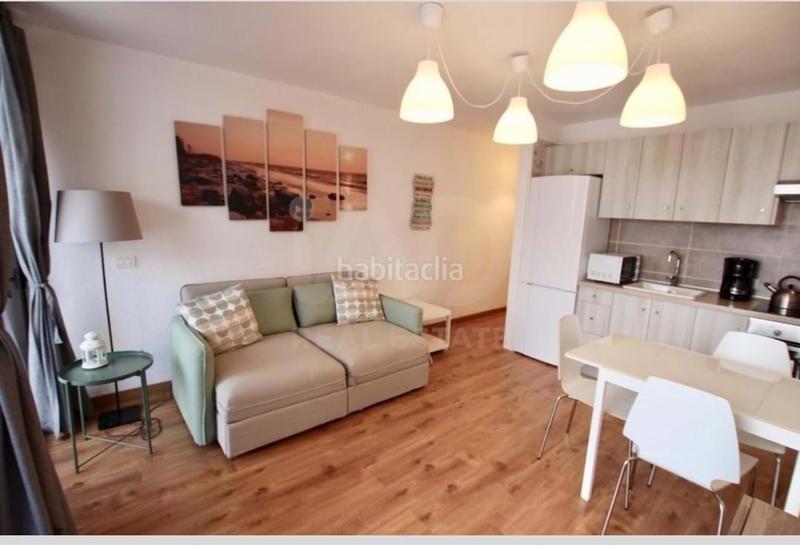 Foto af82c448-8baa-421b-8bd1-8ed1728a8e00. Piso en calle guatemala 4 en Playa de las Américas Adeje