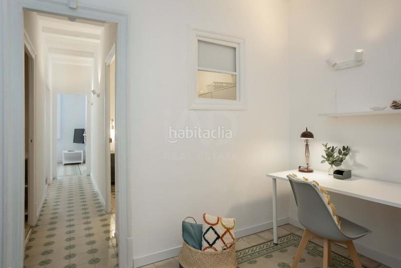 Foto b46c8388-ade5-4731-b74f-6eb9e93f74b9. Pis a carrer de la lluna 3 a Raval Barcelona