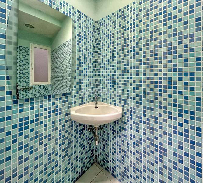 Foto 2d7475de-7d4e-4d4c-adea-bd62f21a9e08. Location local commercial dans calle general aguilera 6 6 dans Ciudad Real