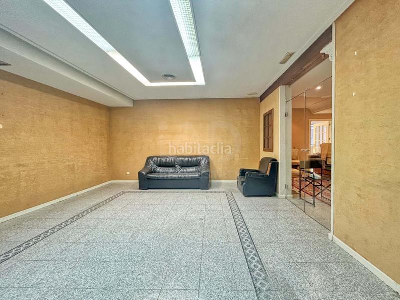 Foto f8f08596-1157-4151-8f45-312941759468. Location local commercial dans calle general aguilera 6 6 dans Ciudad Real