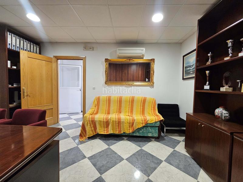 Foto 200f4aa9-ba8d-4eb8-b038-79c0067a1efc. Locale commerciale in Albolote