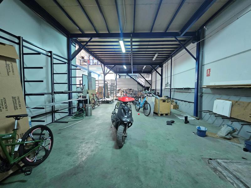 Foto fc09e008-f6e4-48ec-b118-027bbf36d655. Locale commerciale in Albolote