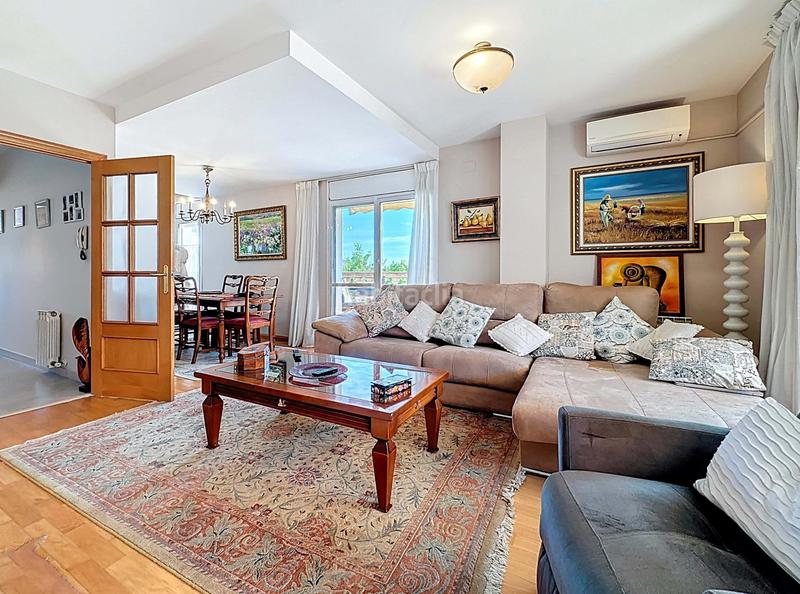 Foto 3e586e0d-9be1-48c0-97e6-e67e172a6112. Casa aparellada amb calefacció aparcament piscina a Sant Pere de Ribes