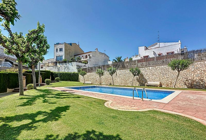 Foto 4da9b001-a8e7-4f14-93fd-2c83e46f1c92. Casa aparellada amb calefacció aparcament piscina a Sant Pere de Ribes