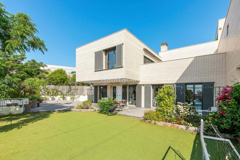 Foto 066e700a-0eb7-455b-aa17-6ebd119cdcc1. Casa pareada en carrer de la pagesia 68 en Vallveric Mataró