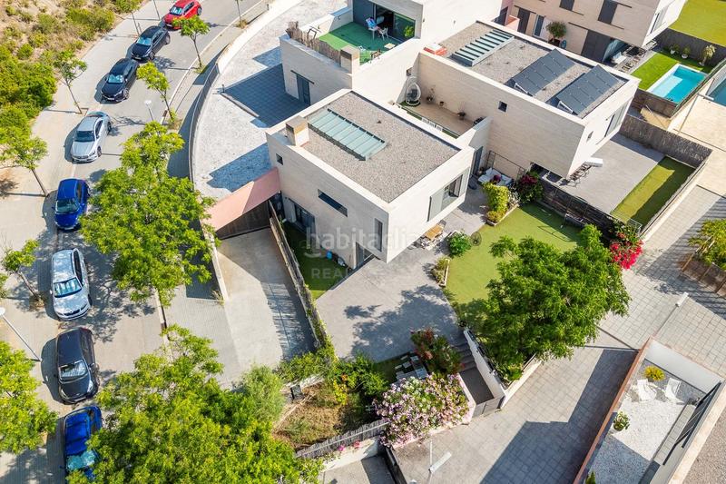 Foto a53da236-a3d4-4b3b-9451-bc3c5f095eb4. Casa pareada en carrer de la pagesia 68 en Vallveric Mataró