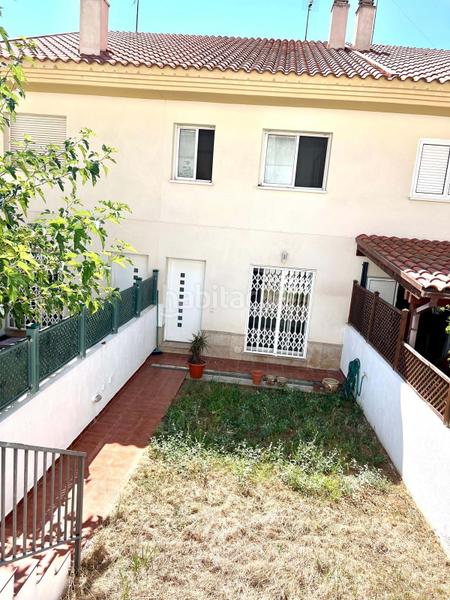 Foto e6cd4742-bfe5-433d-830d-e67c54403d19. Casa aparellada amb aparcament a Avinguda Catalunya Sant Carles de la Ràpita