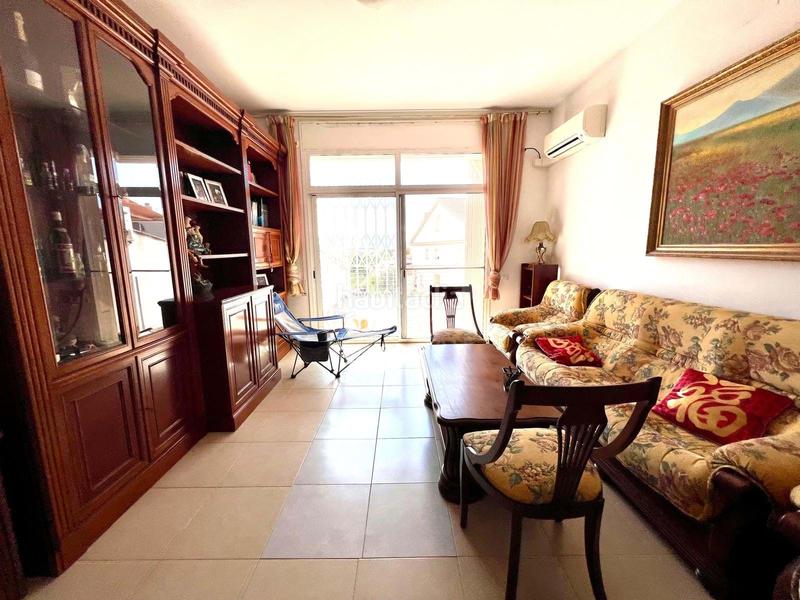 Foto 69125052-6ce3-42b4-8ba0-b0bd0ca06cb3. Casa bifamiliare con parcheggio in Avinguda Catalunya Sant Carles de la Ràpita