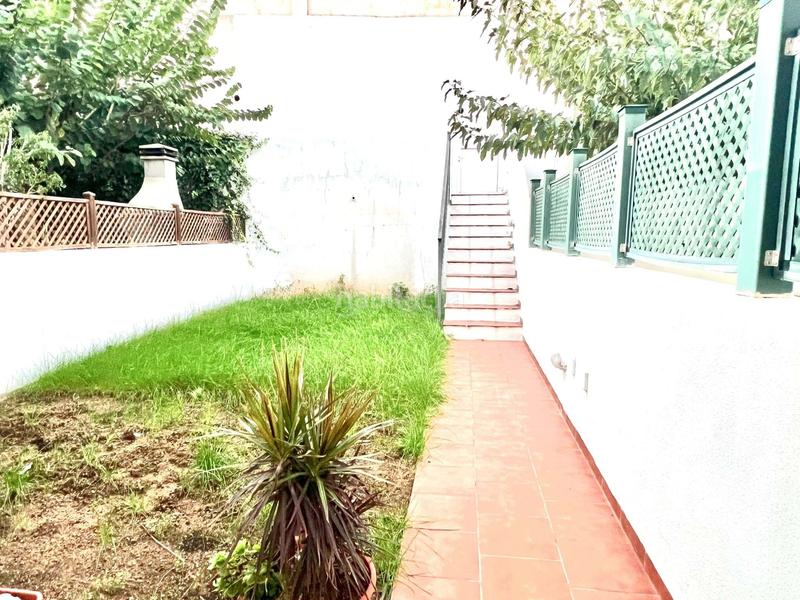 Foto ed0794d1-551f-40d4-be80-6e9dc1a4b60e. Casa bifamiliare con parcheggio in Avinguda Catalunya Sant Carles de la Ràpita