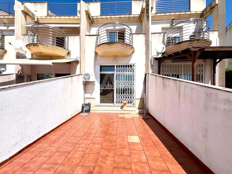 Foto d5ea94f3-a1fe-40e4-83ed-dc581dc02c72. Towny house with parking in Avinguda Catalunya Sant Carles de la Ràpita