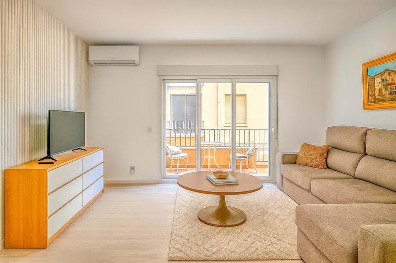 Foto 4d627aeb-45f4-4ae3-b6e6-4498b19beef9. Flat with heating in Campello Playa Campello (el)